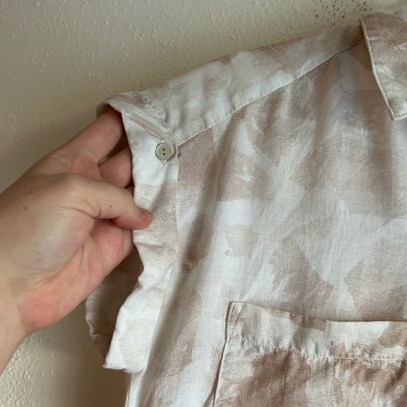 Anthropologie Cloth and Stone Beige Watercolor Tasha Short Sleeve Button Down XS - Picture 4 of 7